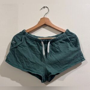 VUORI  Green Athletic Shorts Relaxed Fit